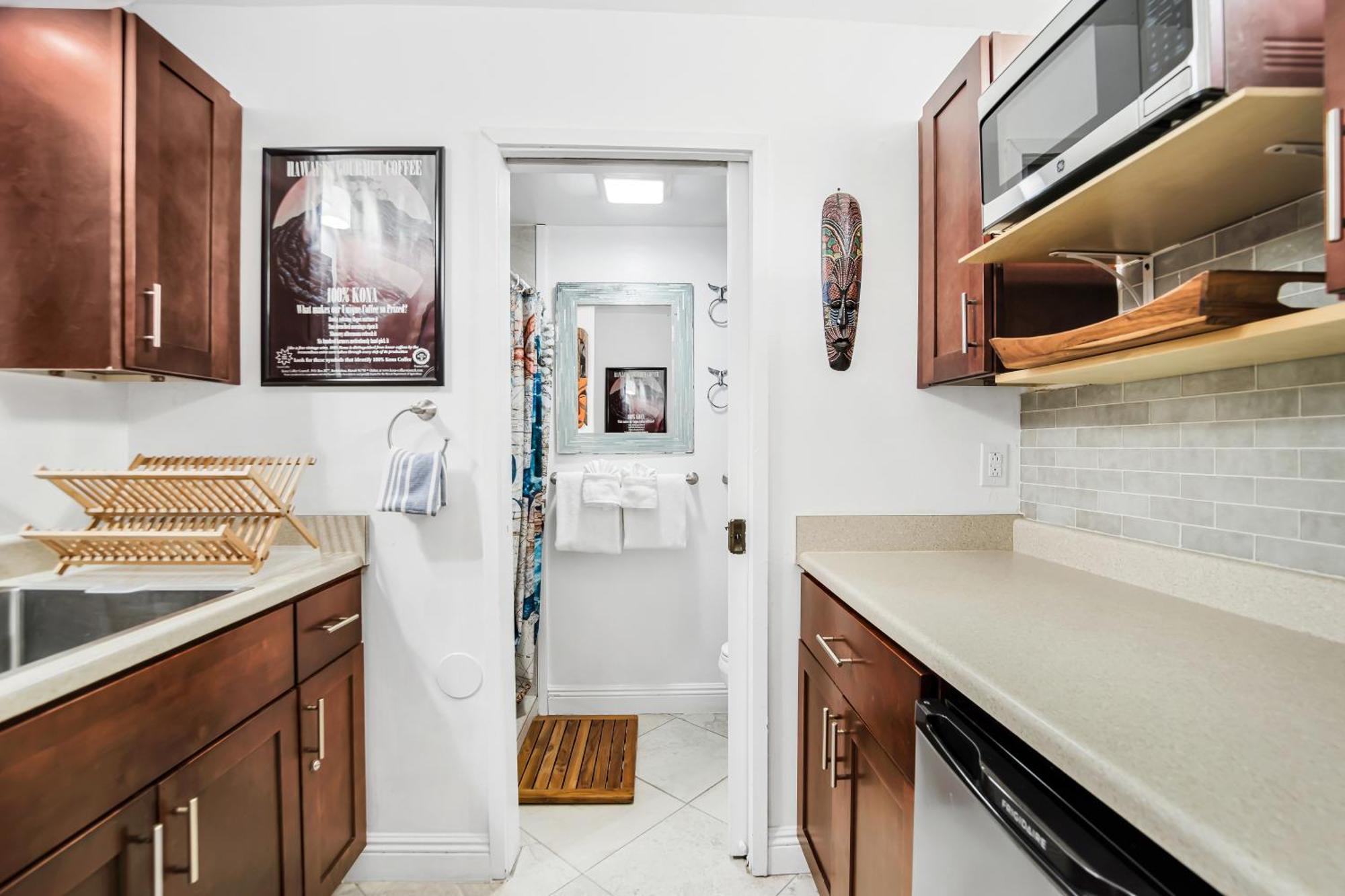 Downtown Hawaiian Paradise Condo With Hot Tub, Pool & Beach - Kona Islander Inn Kailua-Kona Exterior photo